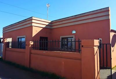 House For Sale in Kwanonqaba, Mossel Bay