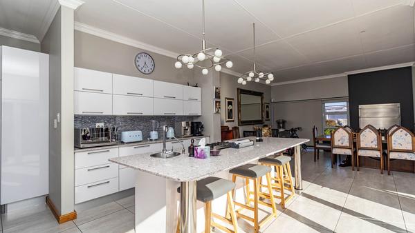 House For Sale in Pinnacle Point Golf Estate, Mossel Bay